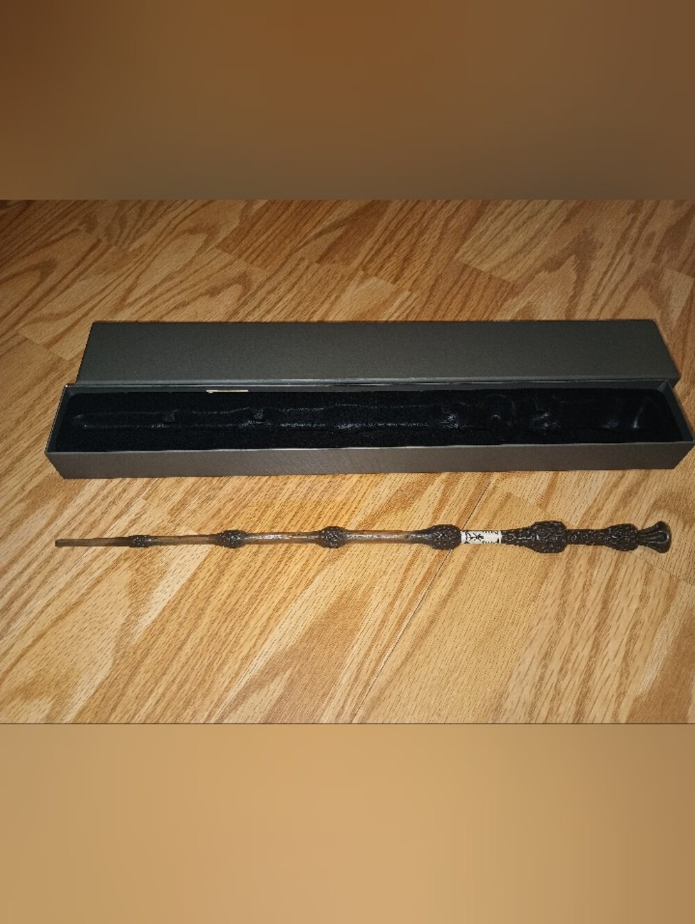 Professor Dumbledore's Elder Wand In Box. Universal Studios